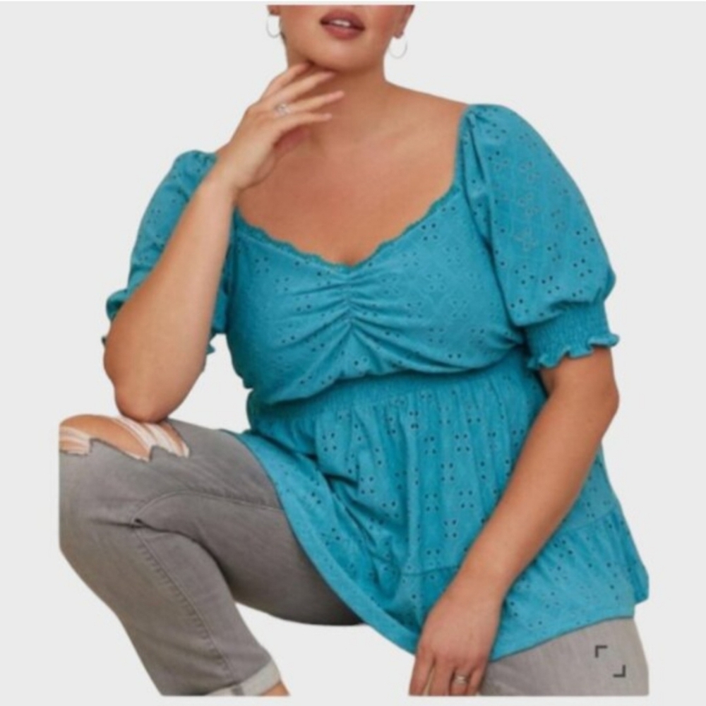 Torrid plus size eyelet smocked waist and sleeve sweetheart teal top size 4